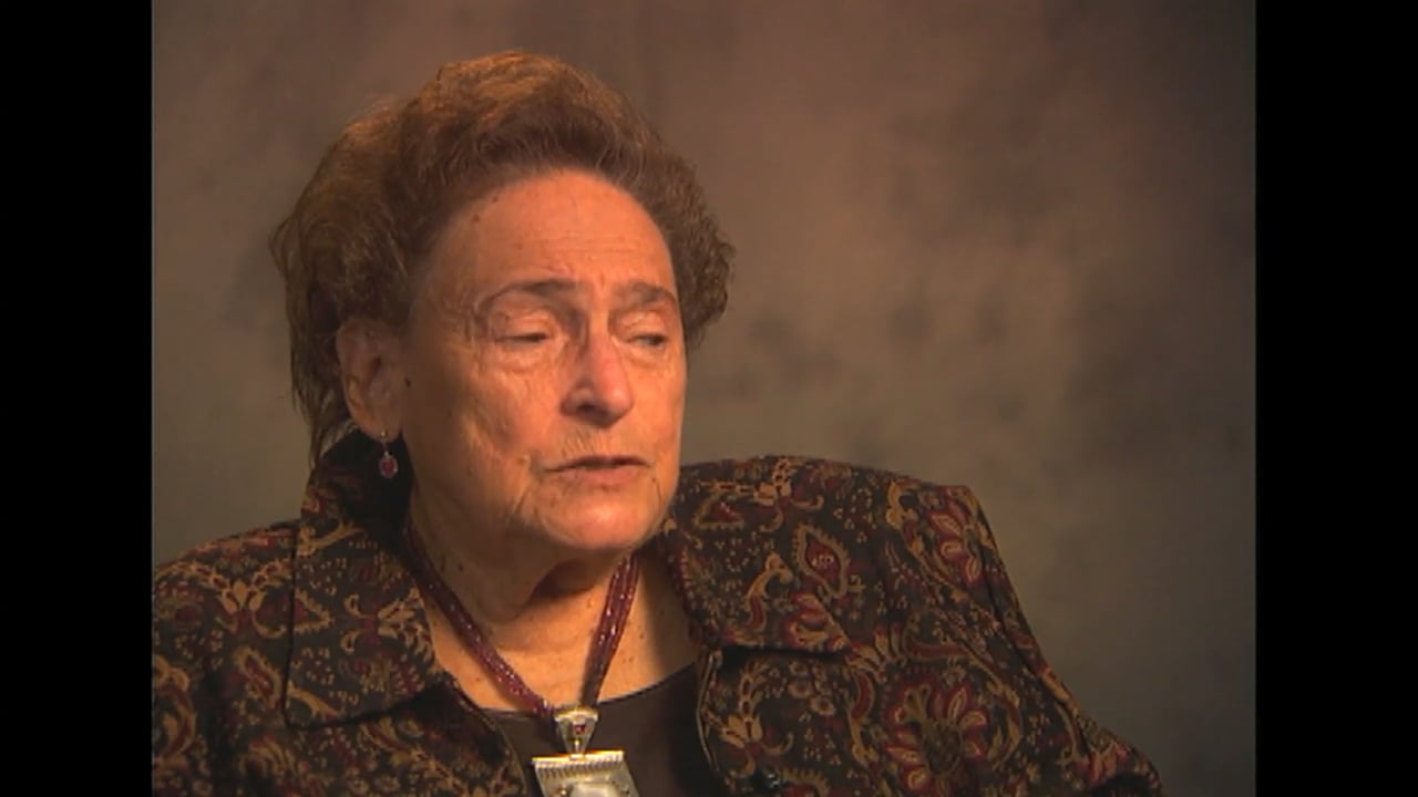 Friends can come and go family support is forever - Harriet Lefley