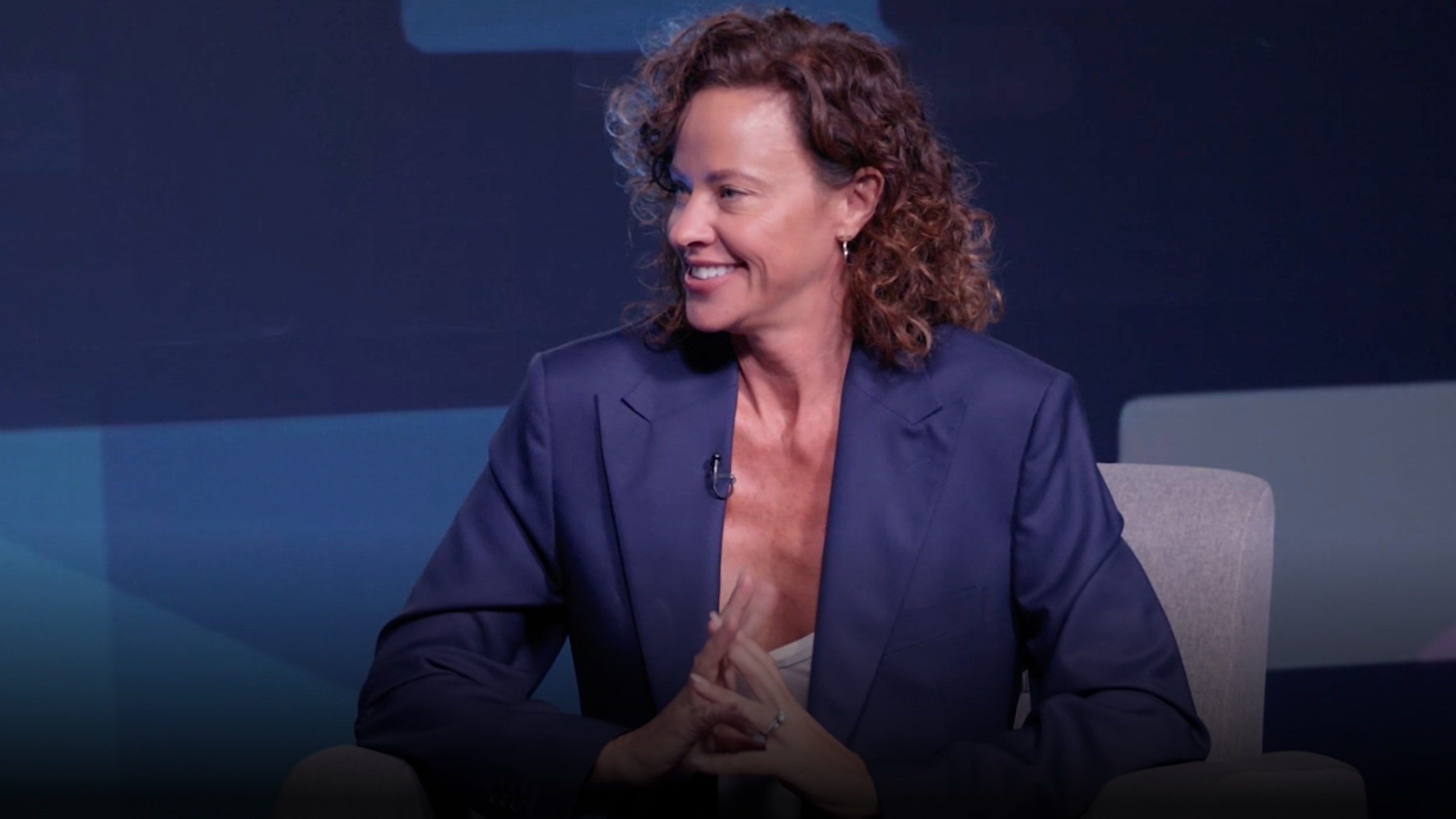 Jeanette Cota Starkey - S1:E14