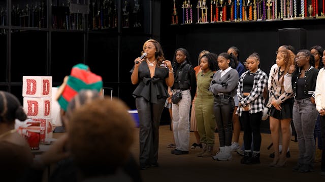 Pass the Turkey or the Blame?- S2:E9