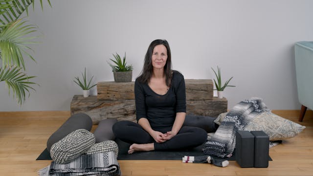 Intro to Restorative Yoga (5 min)