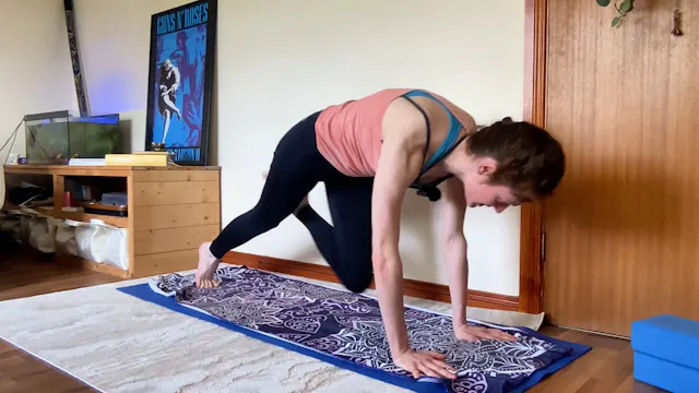 20-Minute Full Body Burn: Squat Flow,...