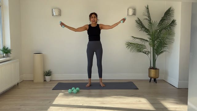 Day 14 - 32 Min Arms, Core & Booty w/...