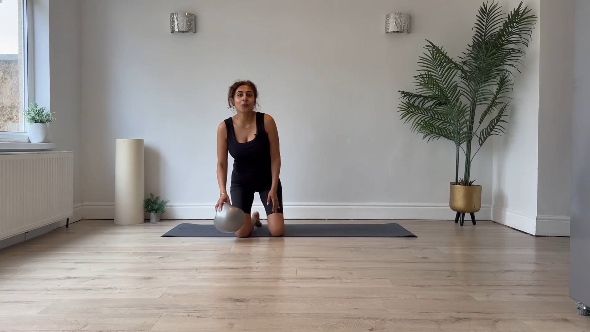 NEW - 17 Min Pilates Express Glutes & Core w/ball