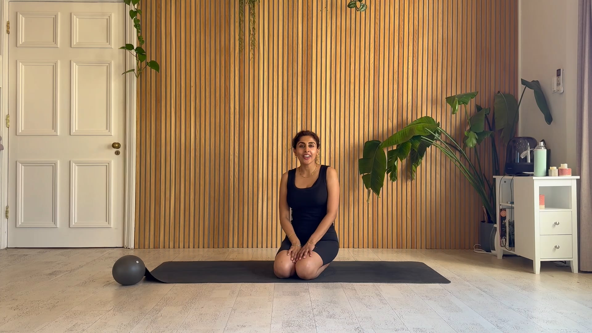 17 Min Express Pilates with the Ball