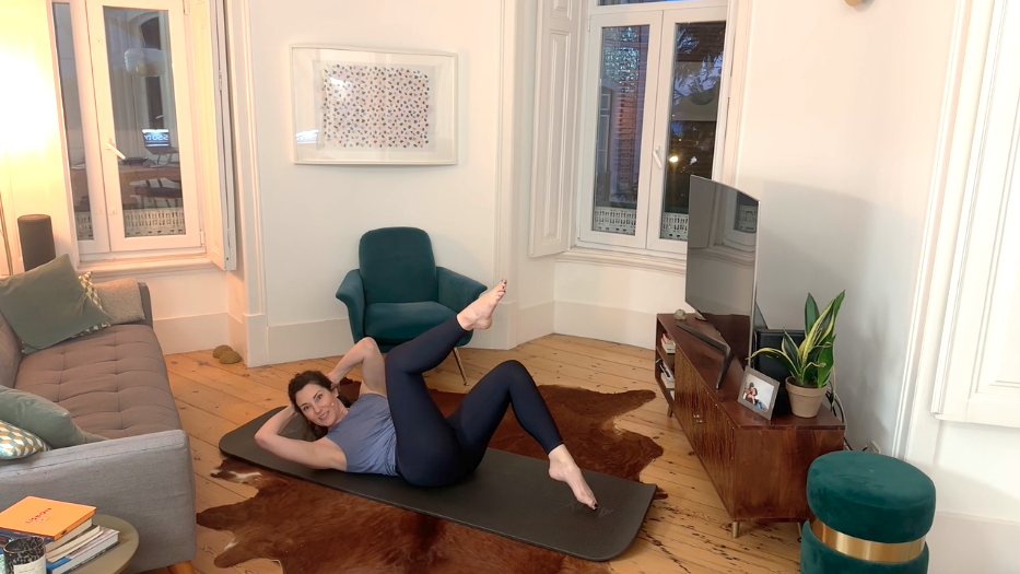 Back & Shoulder Rotation Flow - 22 Mins