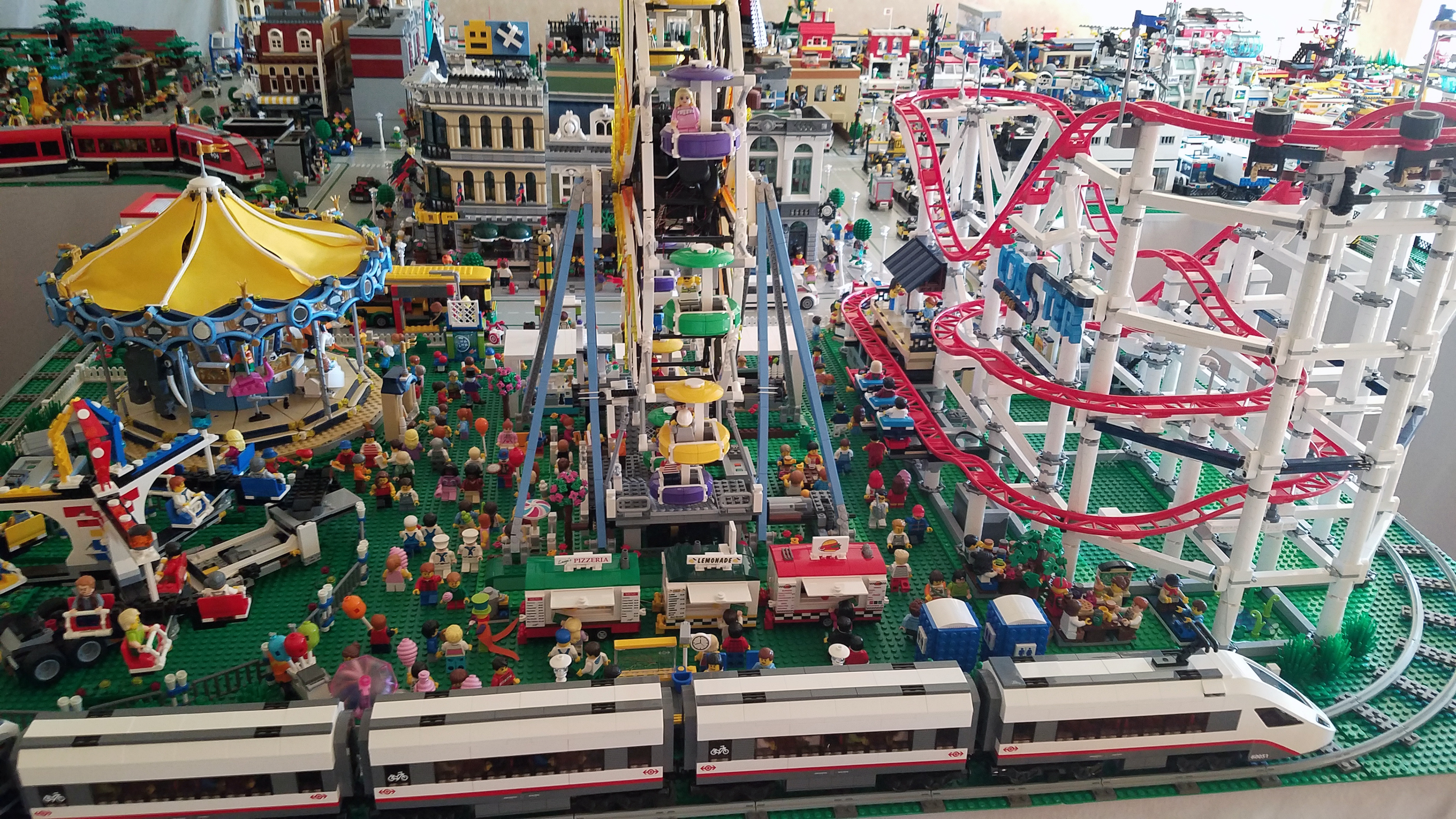 (7:19) Gorgeous views of the LEGO® amusement park in the daytime