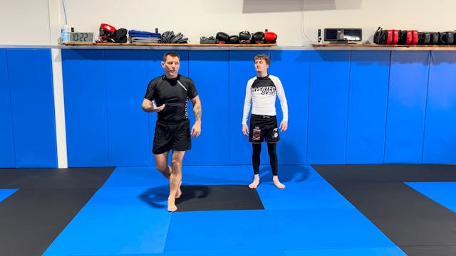 KF 15. From standing with wrist and underhook_