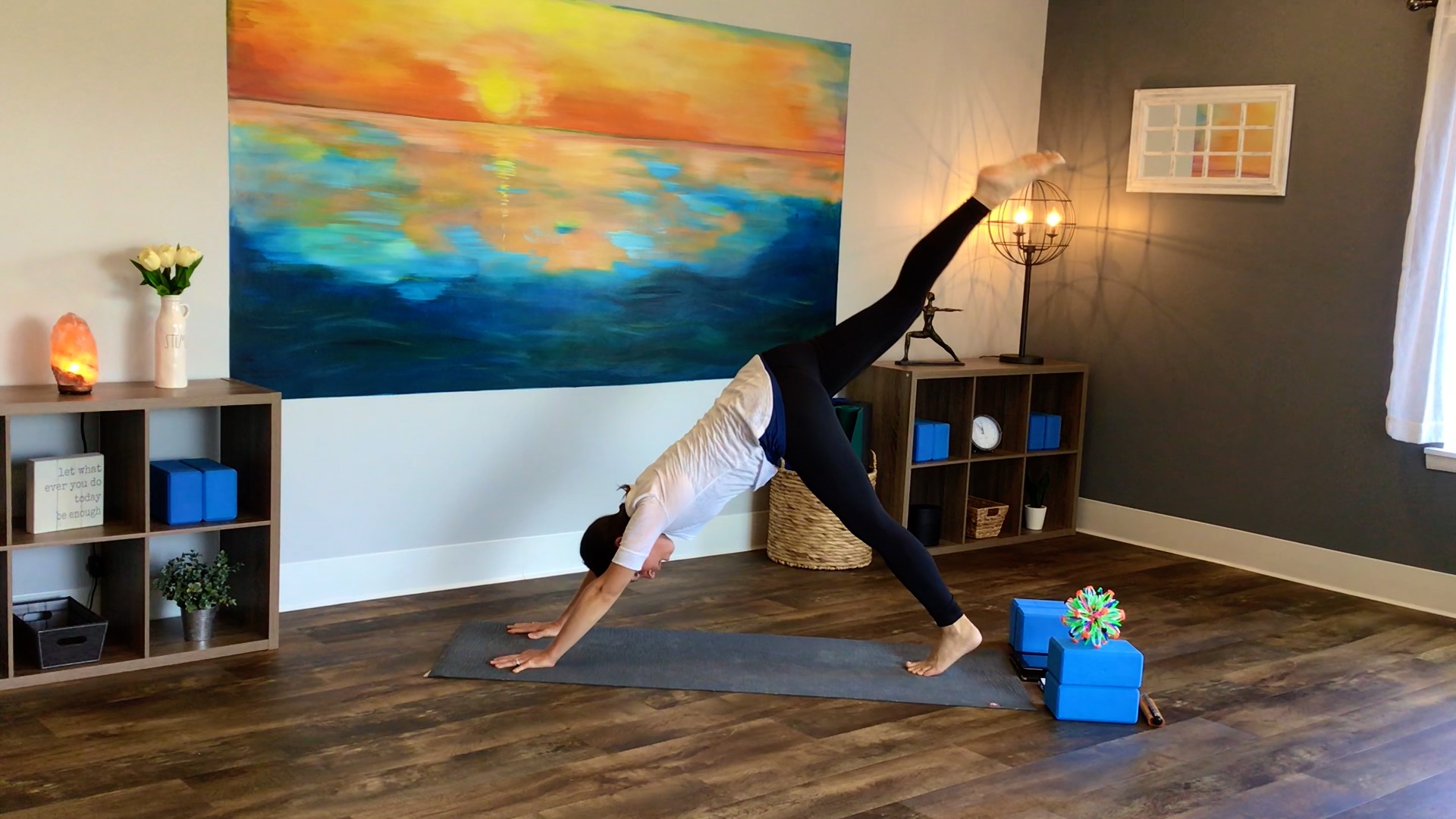 Short Yoga Workout + Calm Stretching