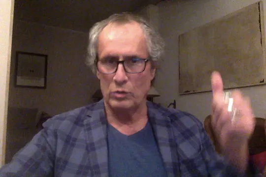 Paolo Barnard in difesa di Byoblu e d...