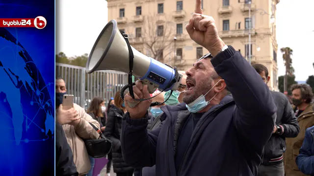 SIAMO FINITI, NON ABBIAMO PIÙ NULLA! ...