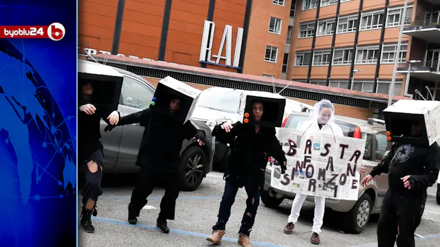 BASTA DISINFORMAZIONE! UN FLASH MOB I...