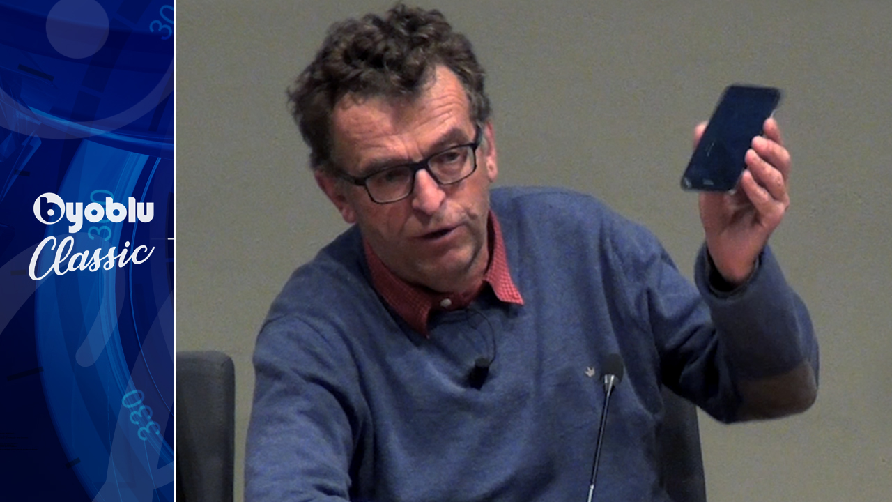 Ugo Mattei: perché non ti fanno più togliere la batteria dallo smartphone