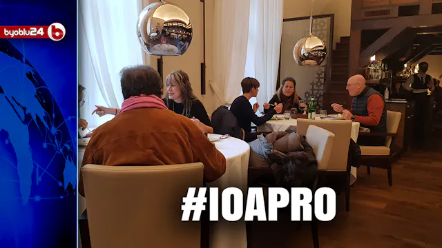 CLIENTI AL TAVOLO, I RISTORANTI APRON...