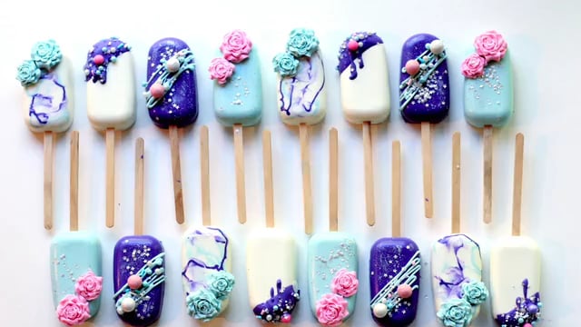 How to Easily Make Cakesicles!