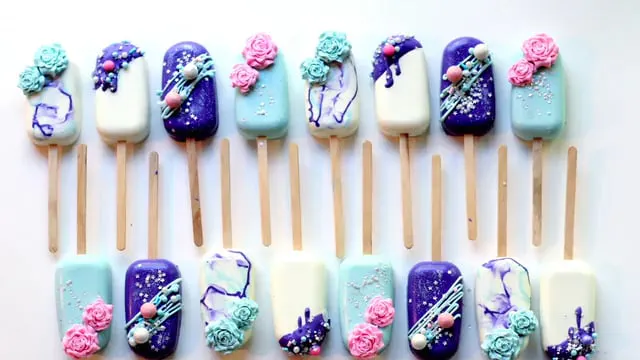How to Easily Make Cakesicles!