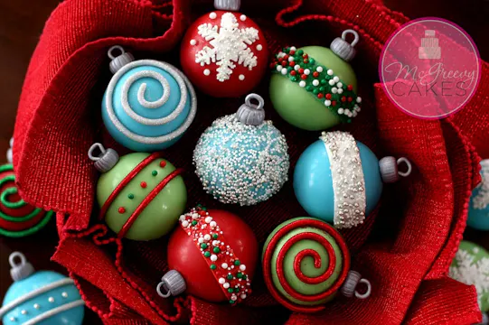 Holiday Ornament Cupcakes Class