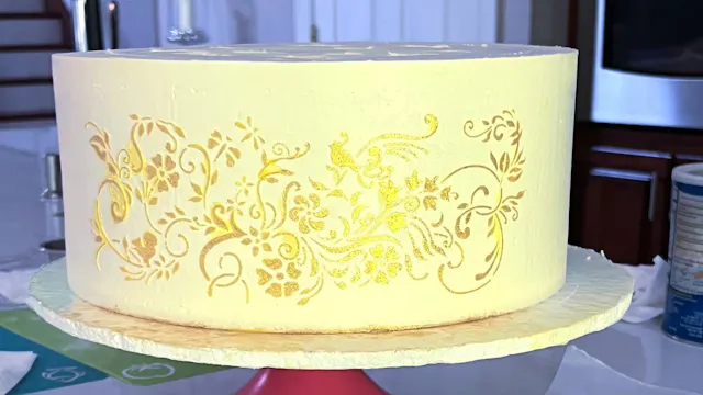 Gold Glitter Stenciling on Buttercream