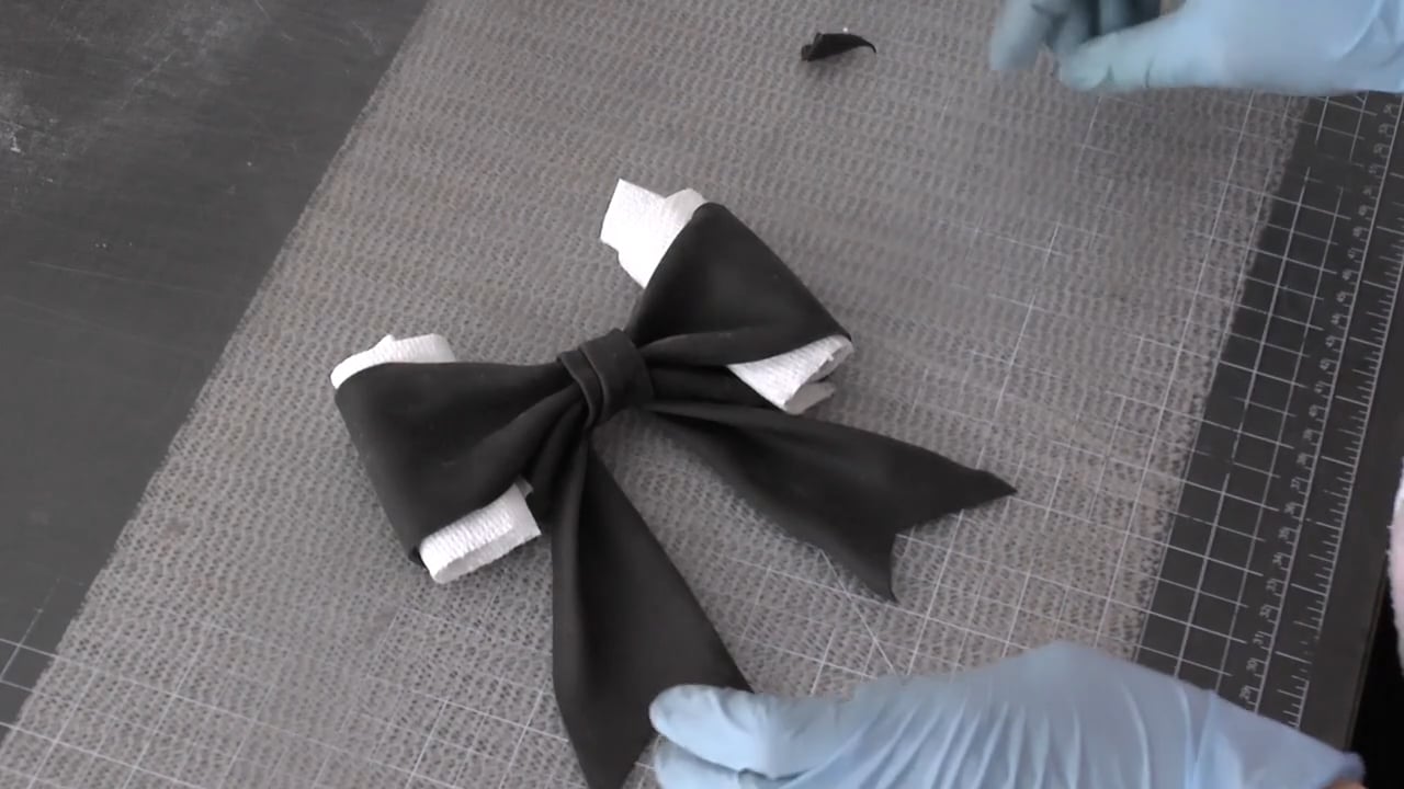 How to Make An Edible Bow