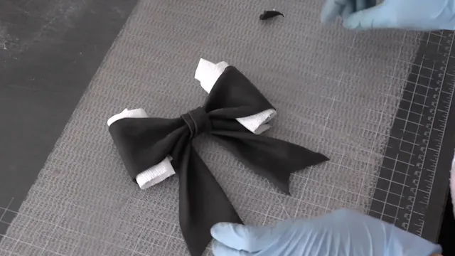 How to Make An Edible Bow