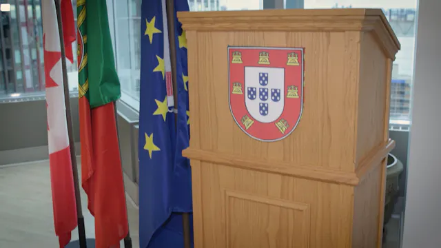 Visita do Embaixador de Portugal em T...