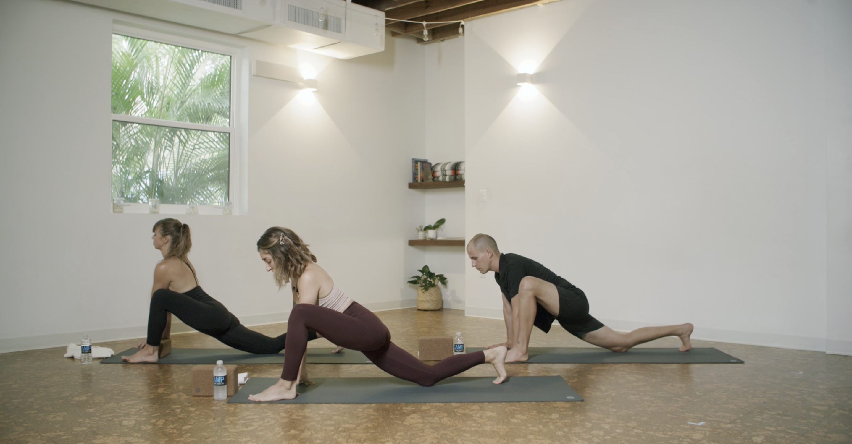 Yoga - Chill Flow Express with Elaina