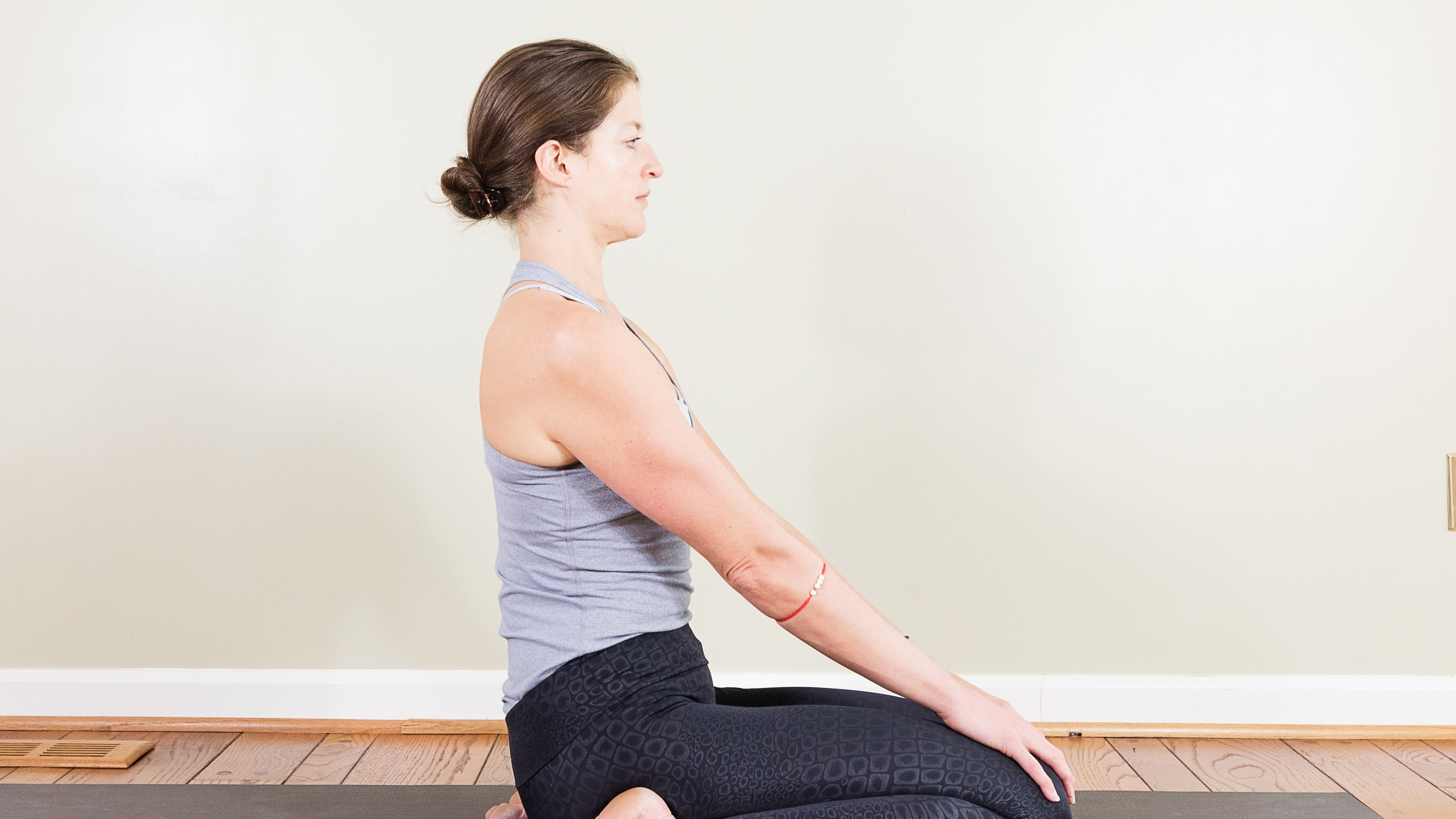 Vajrāsana entry and return sequences