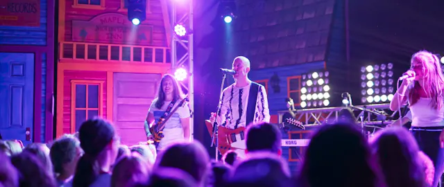 "So Alive" LIVE Music Video - Q-Town Records