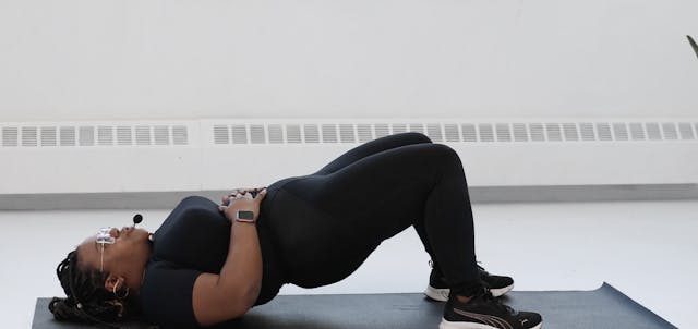 2 Min How To Do Glute Bridges
