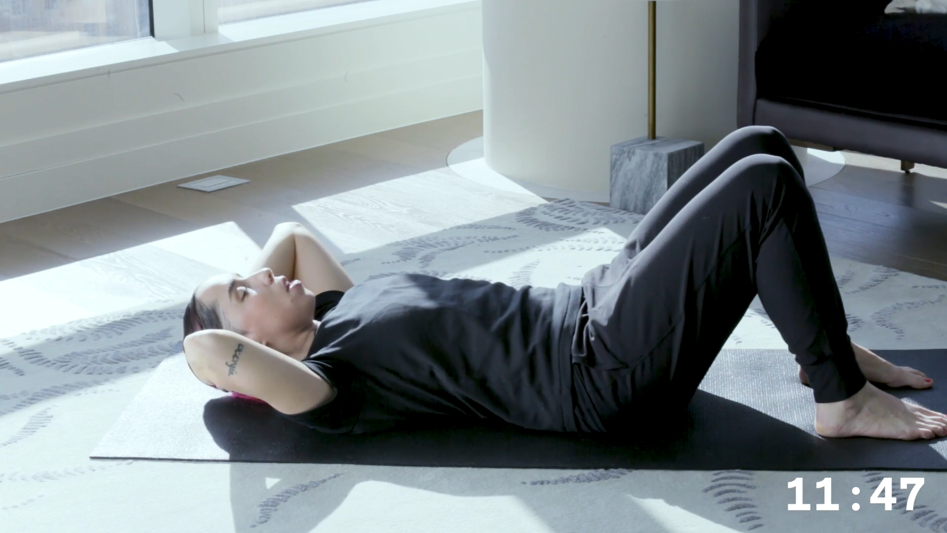 10 Min Cardio Pilates For Hip Opening