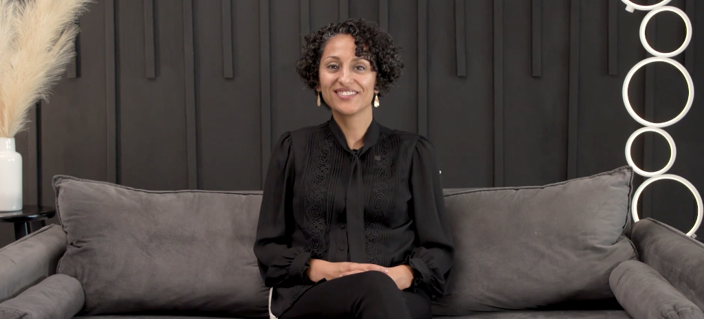 (العربية) قوة الابتسامة