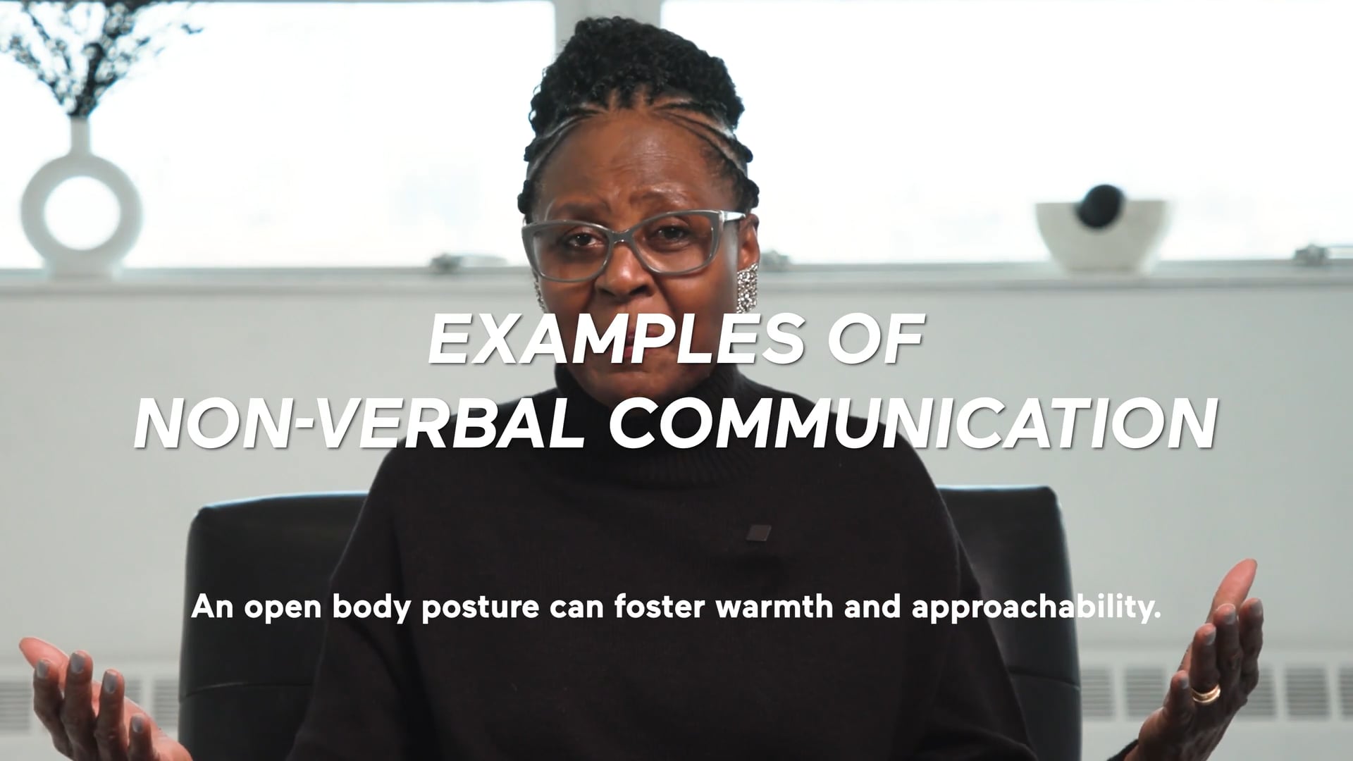 Examples Of Non-Verbal Communication (Highlight)