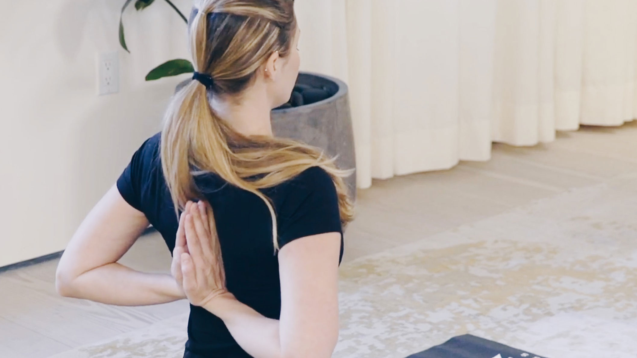 Upper & Lower Body Stretching: 10 Min
