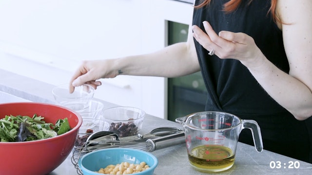 5 Min How To Make Herbed Mediterranean Salad