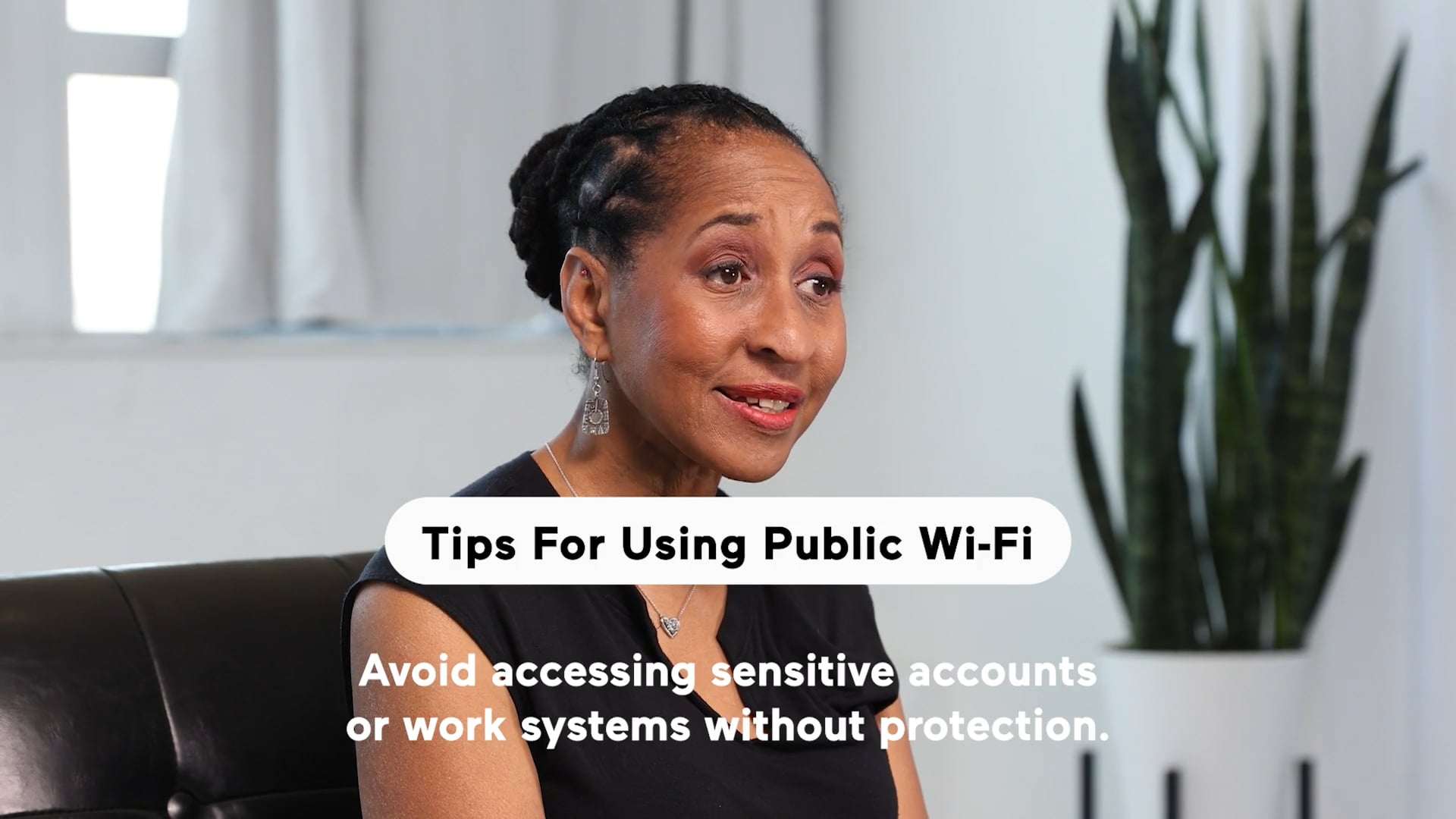 Tips For Using Public Wi-Fi Safely (Highlight)
