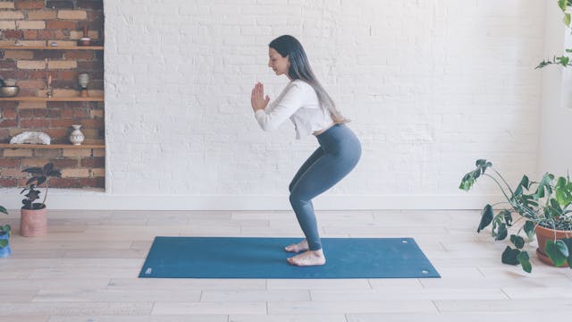 20 Min Glute-Focused Flow at Home