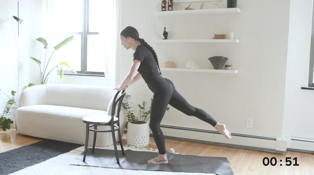 10 Min Lower Body Barre Sculpt