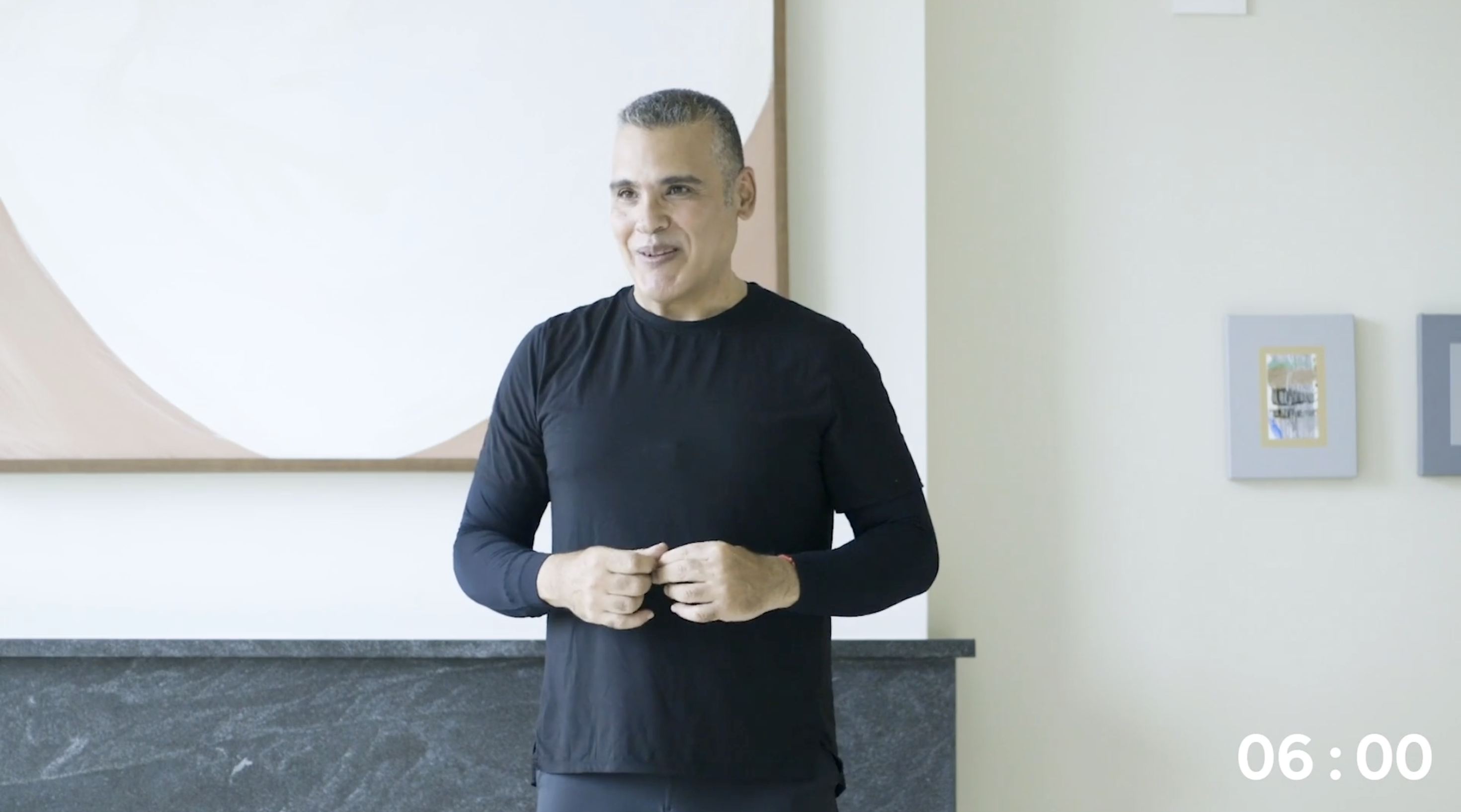 Cómo sentarse correctamente en la oficina (Español)