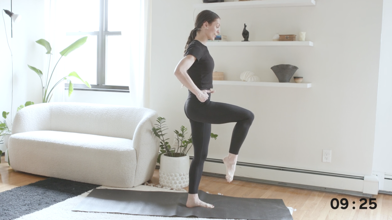 10 Min Barre Core & Balance