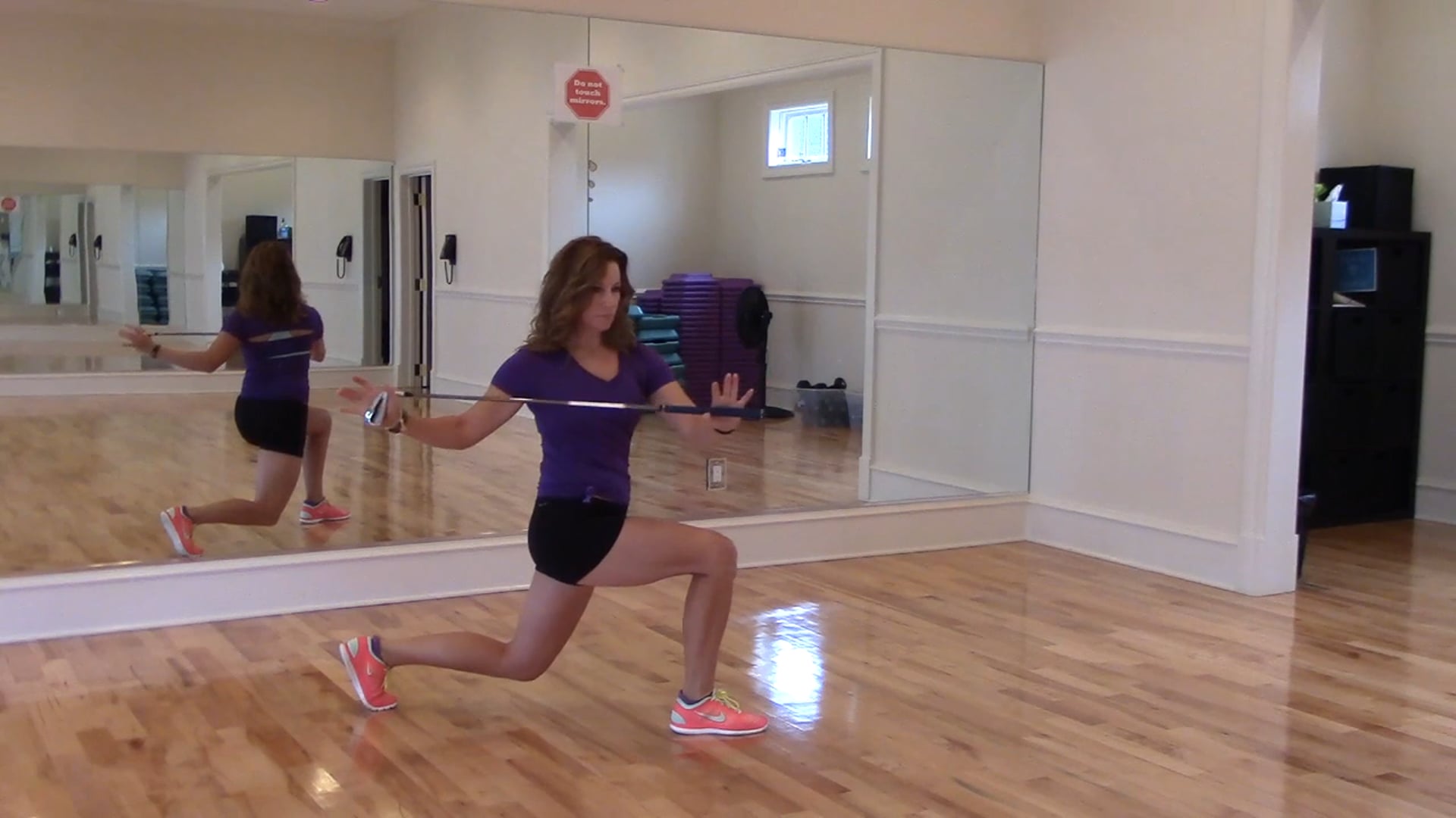 1:14-min Forward Lunge and Twist