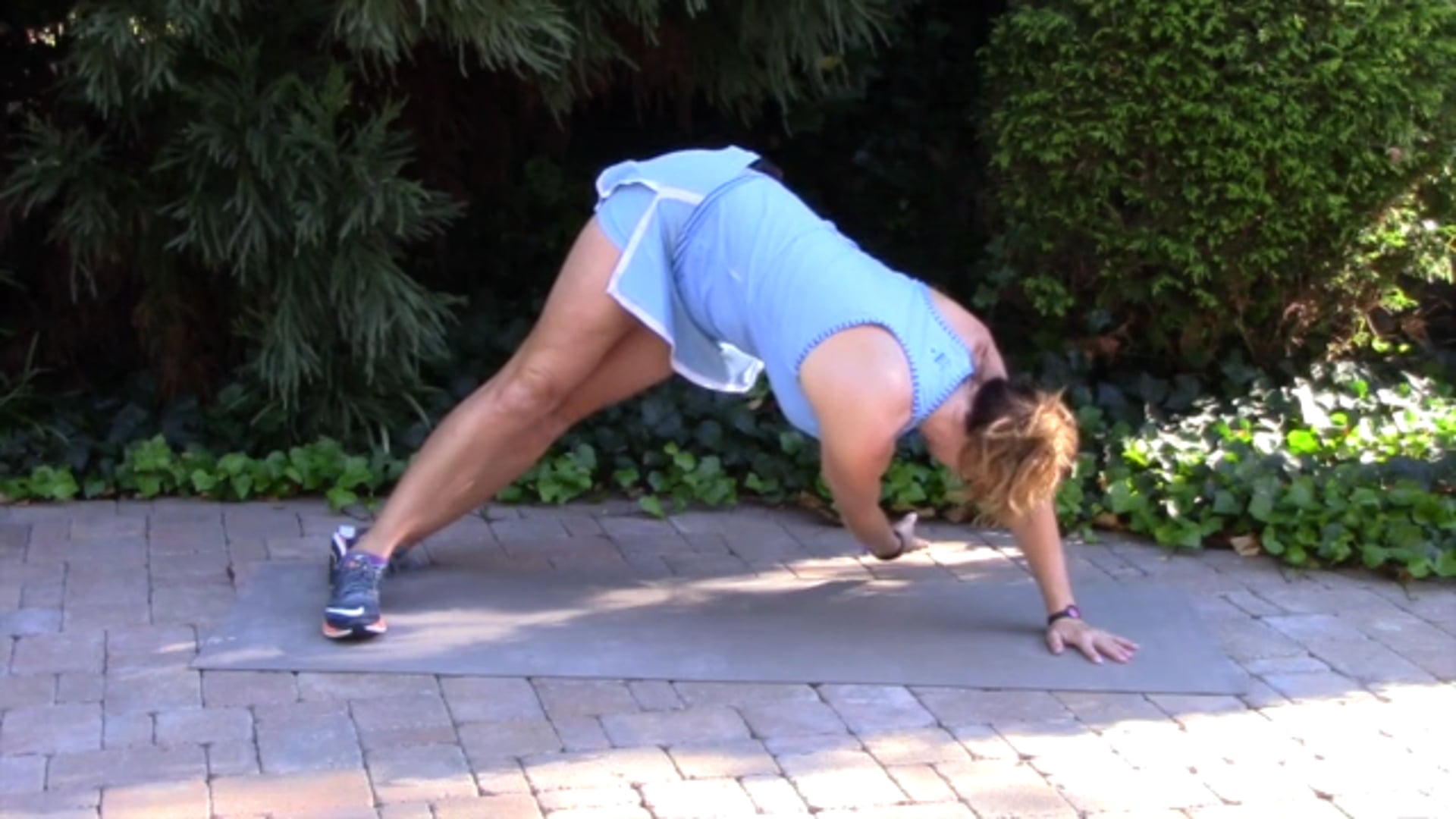 1-minute Side Plank to Dolphin