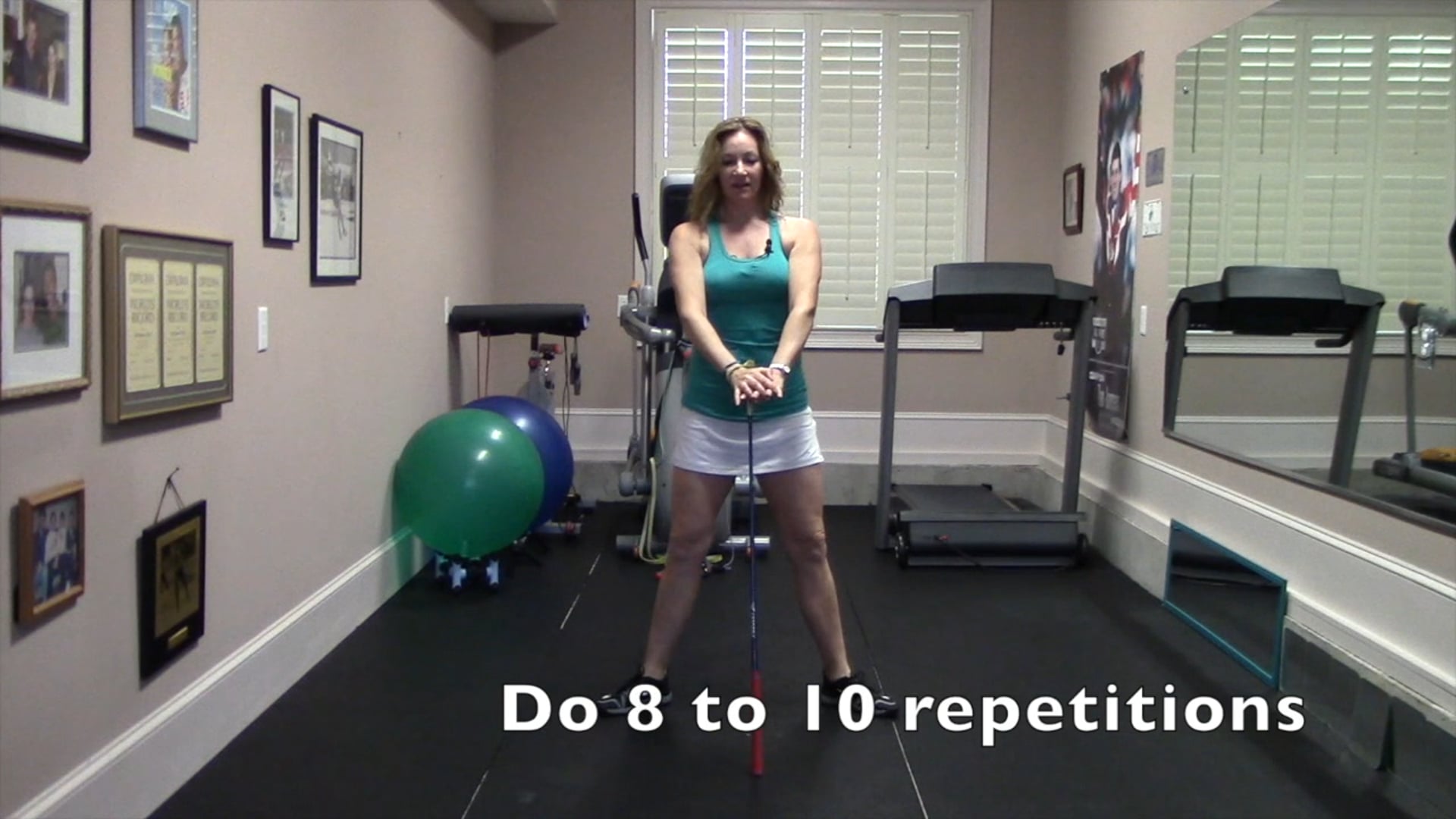 1:22 minute Plié Squat