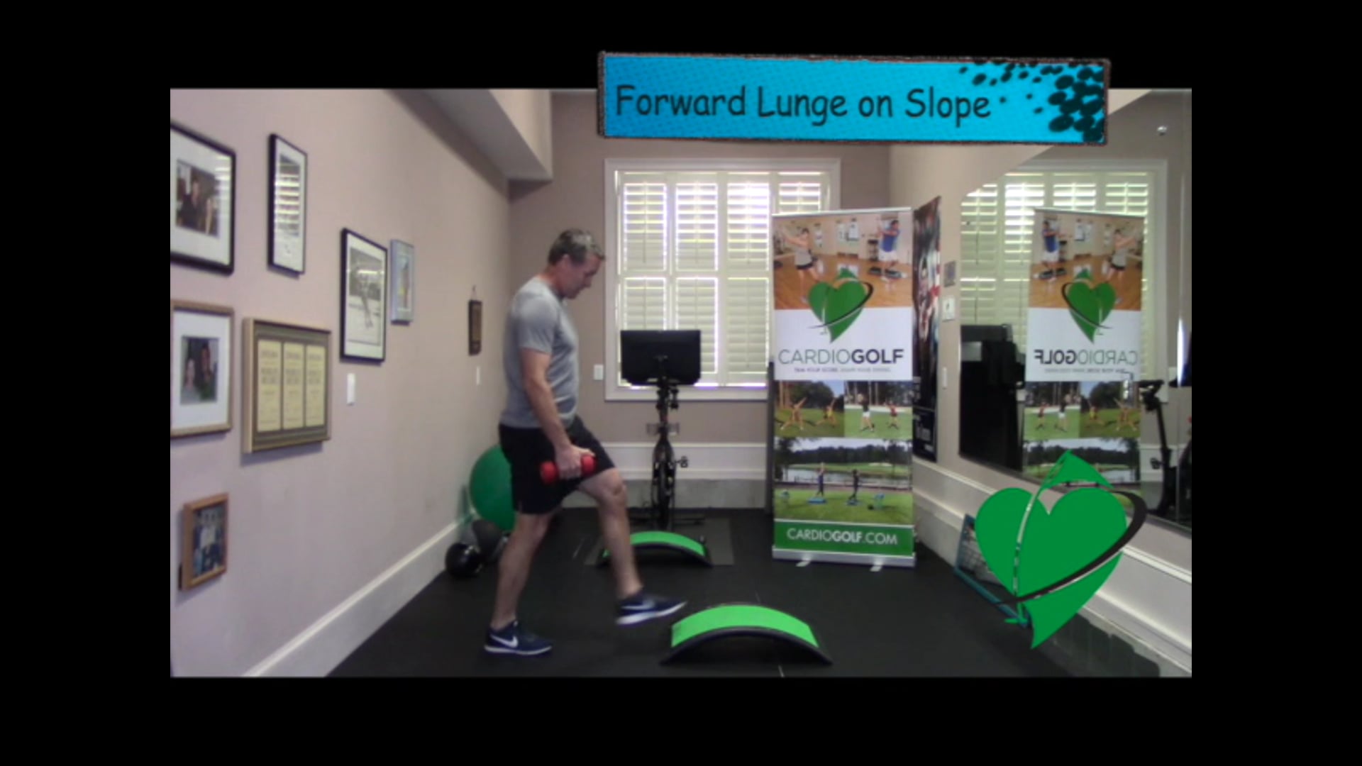 40-seconds Dan Jansen Forward Lunge on Slope