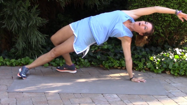 1-minute Plank with Rotation
