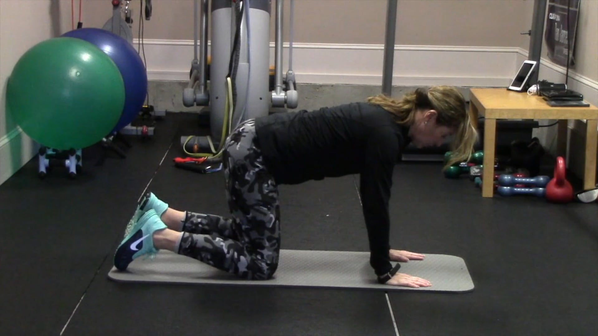 1:08 min Alternate All Fours