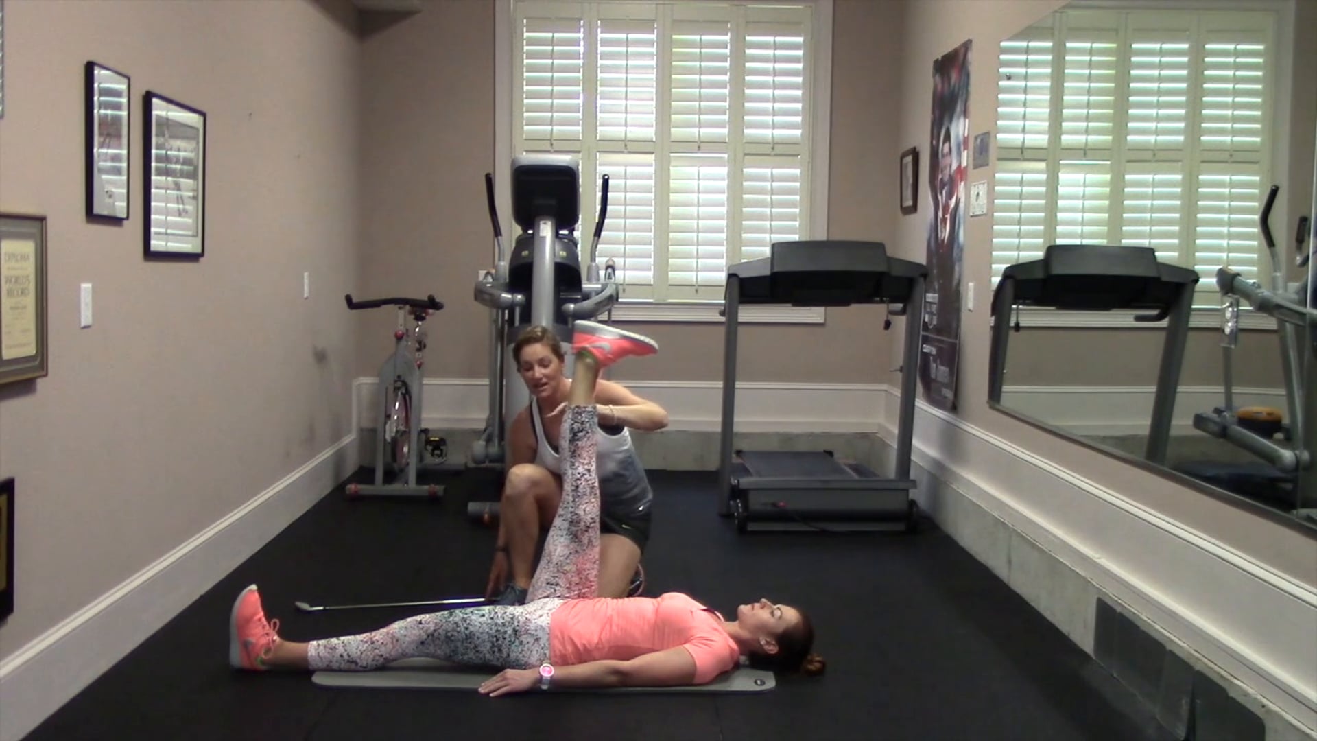 2-minute Knee Extension Hamstring Stretch on Floor