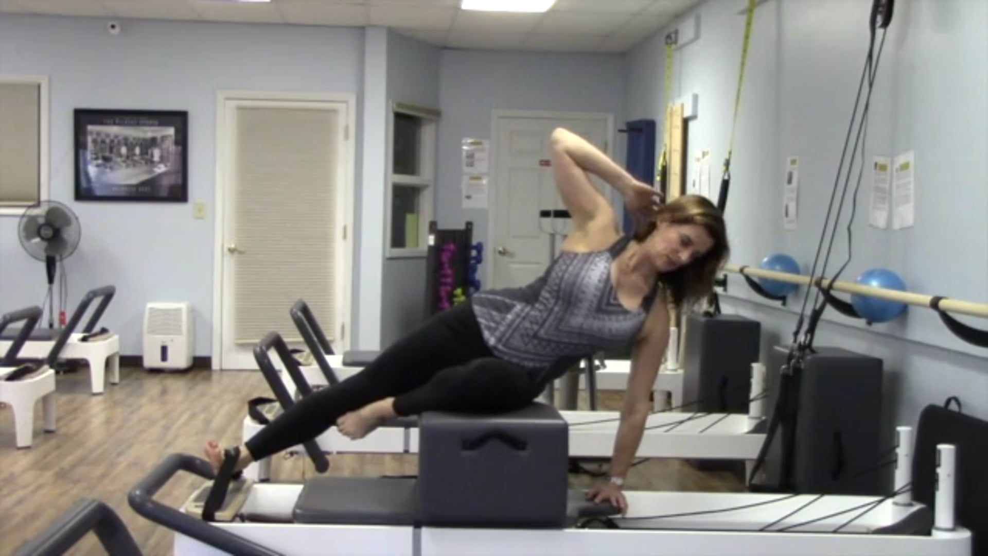 2-minute Pilates Side Sit-ups and Stretches