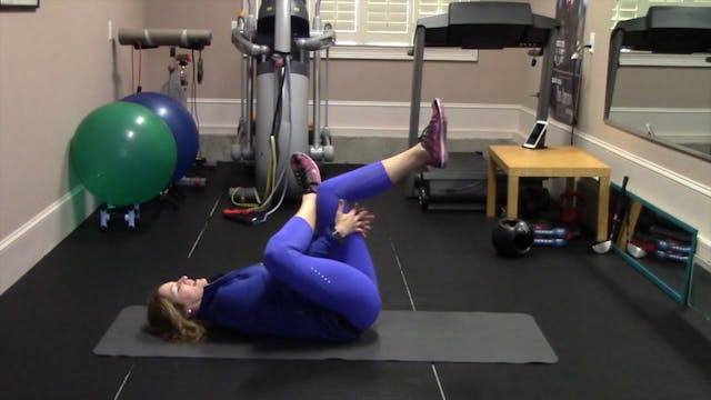 1-minute Hip Stretch on Floor (Glute ...