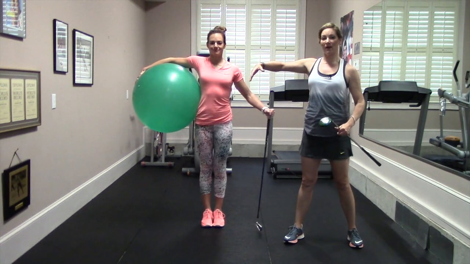 1-minute Total Body Sweetheart Shoulder Stretch