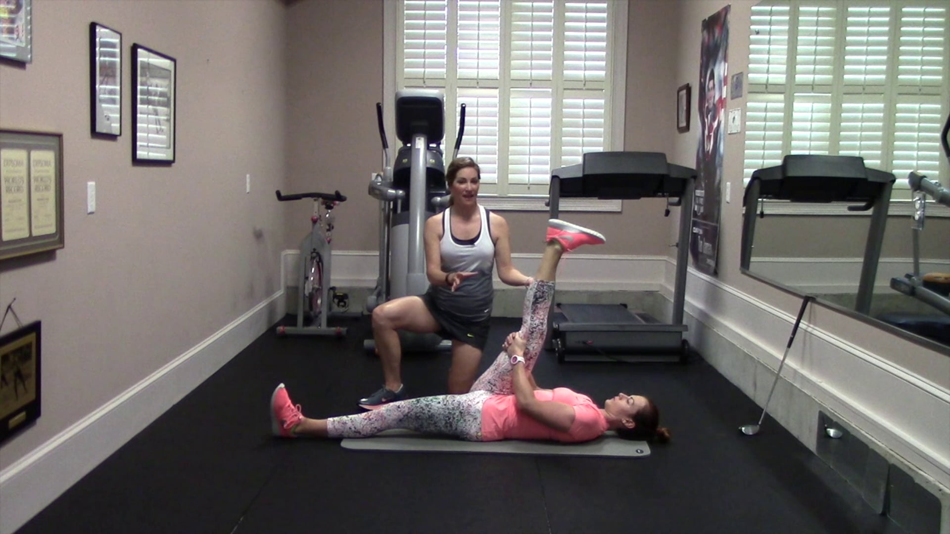 2-minute Hamstring Stretch on Floor