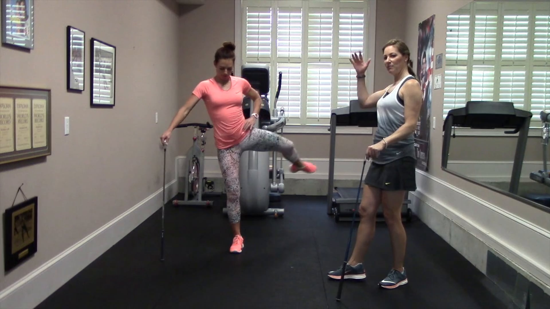 1.47 minute-Hip Circles and Balance